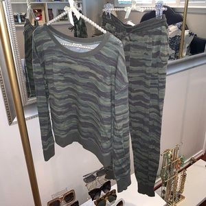 SPLENDID Camo Moss Jogger Set